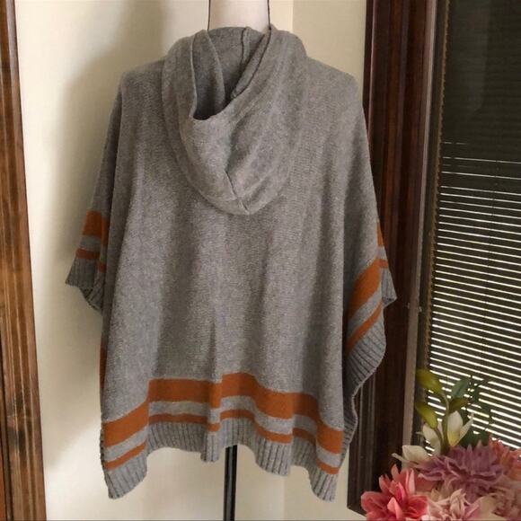 Forever 21 | Gray and Orange Hooded Knit Sweater Poncho Size OS - Picture 4 of 12